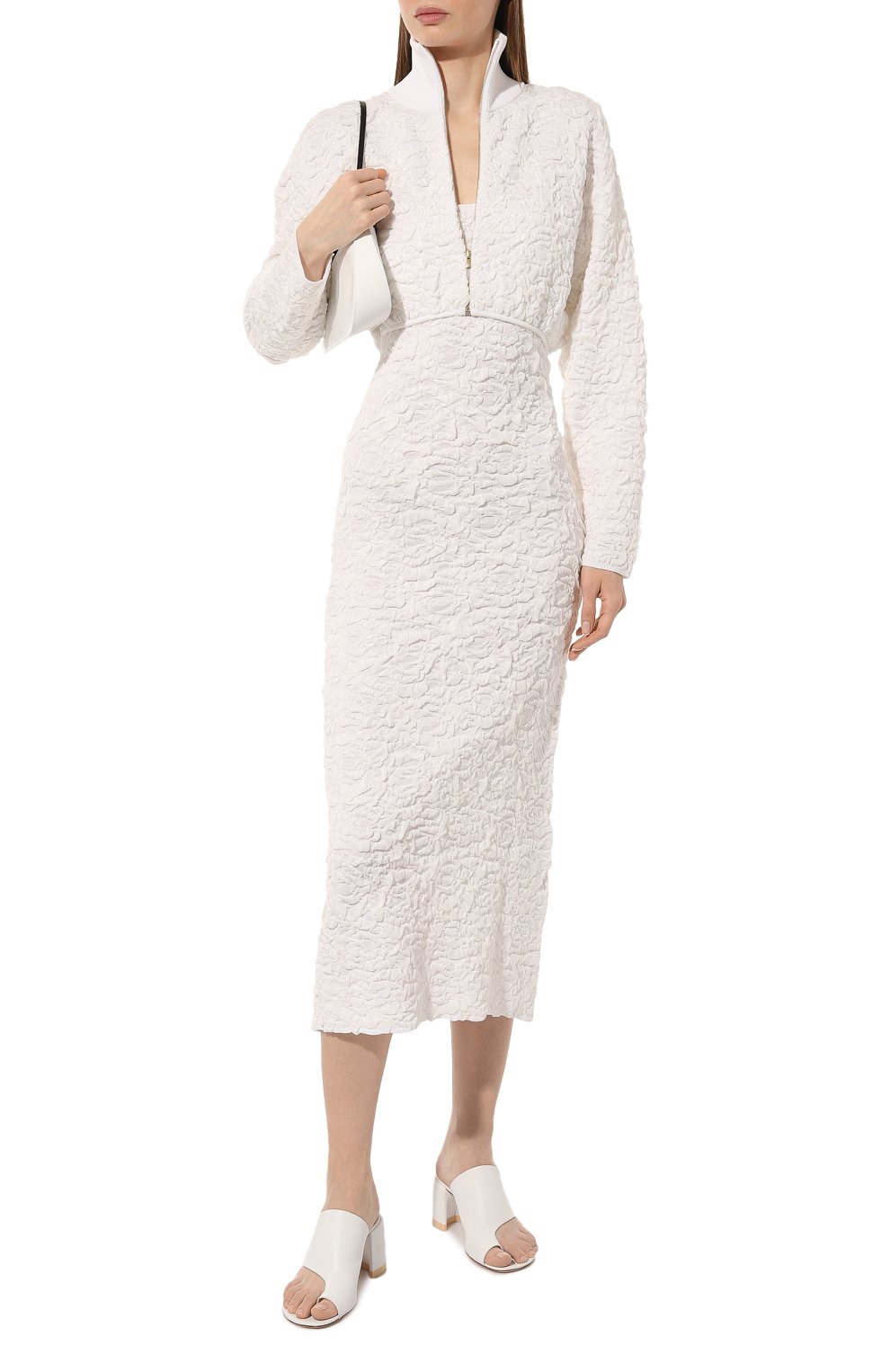 Куртка из вискозы AND THE BRAND молочного цвета по цене 37520 руб., арт. S23-JT004-1603-101, фото 2 Куртка из вискозы AND THE BRAND, арт. S23-JT004-1603-101, фото 2