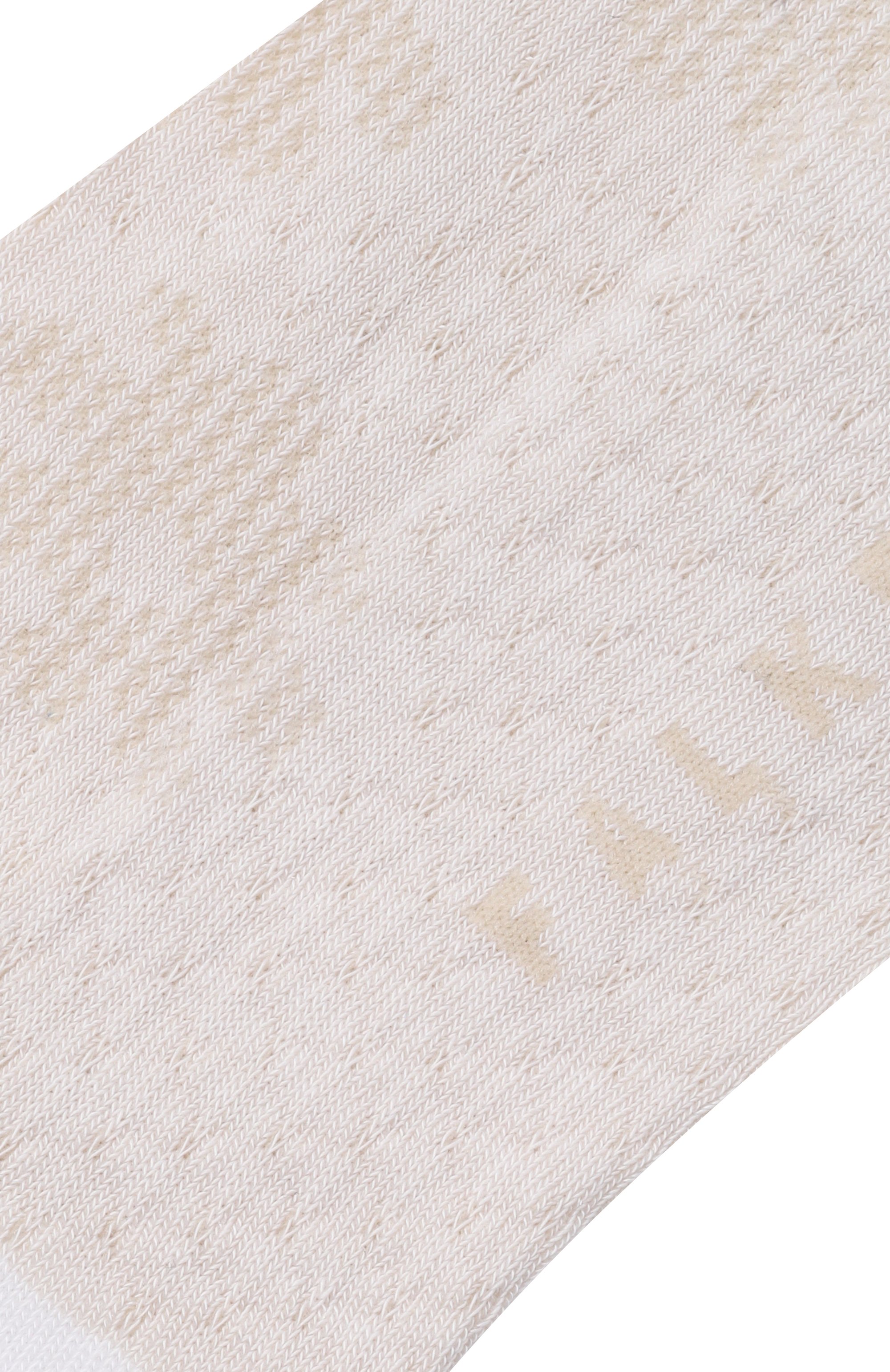 Носки FALKE кремового цвета по цене 2470 руб., арт. 46908, фото 2 Носки FALKE, арт. 46908, фото 2