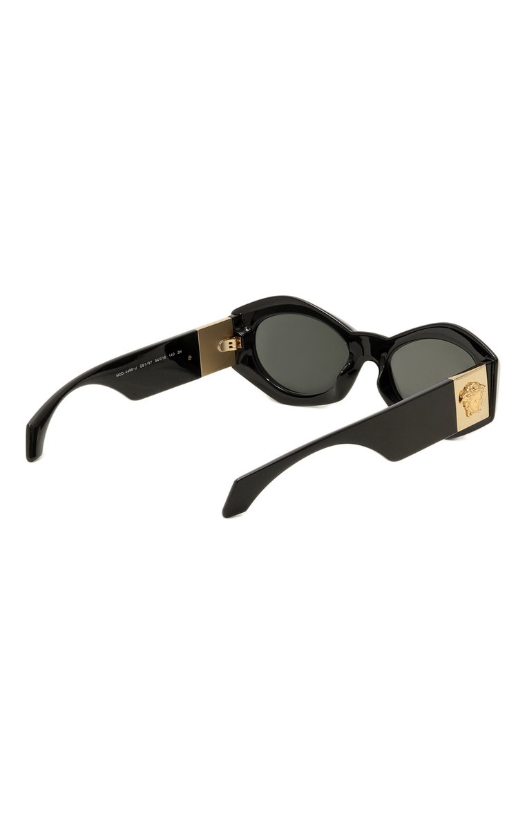 Женские солнцезащитные очки VERSACE черного цвета, арт. 4466U-GB1/87 | Фото 4 (Региональные ограничения белый список (Axapta Mercury): Не проставлено; Нос: Не проставлено; Тип очков: С/з; Материал: Пластик; Оптика Гендер: оптика-женское; Очки форма: Овальные)