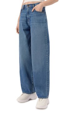 Женские джинсы 7 FOR ALL MANKIND синего цвета, арт. JSSAC100JA | Фото 3 (Драгоценные камни: Проставлено; Длина (брюки, джинсы): Стандартные; Материал сплава: Проставлено; Детали: Делаве; Силуэт Ж (брюки и джинсы): Широкие; Материал внешний: Деним, Хлопок; Кросс-КТ: Деним; Стили: Кэжуэл)