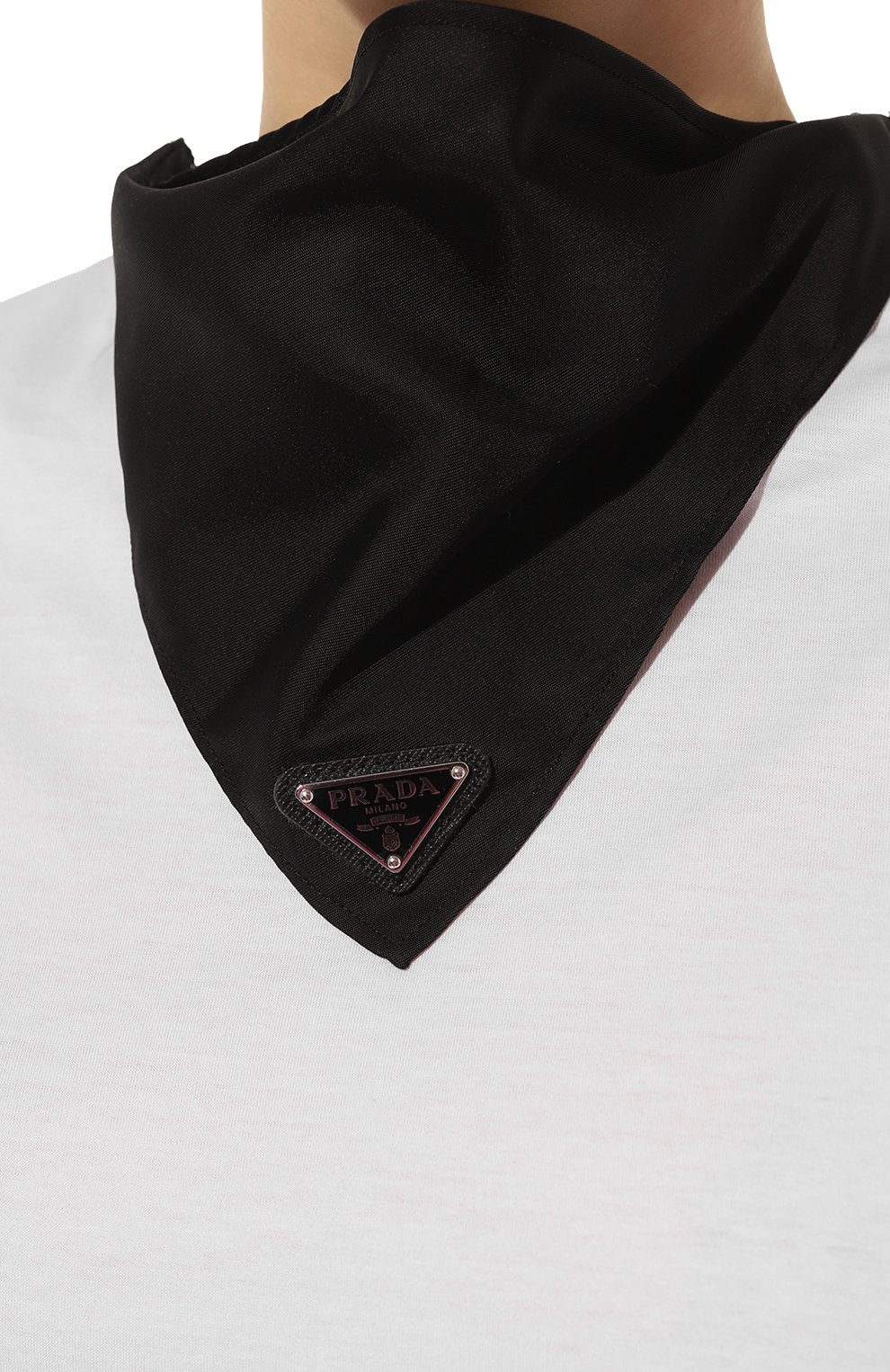 Хлопковая футболка PRADA белого цвета по цене 98000 руб., арт. 135700-1XBH-F0964-212, фото 5 Хлопковая футболка PRADA, арт. 135700-1XBH-F0964-212, фото 5