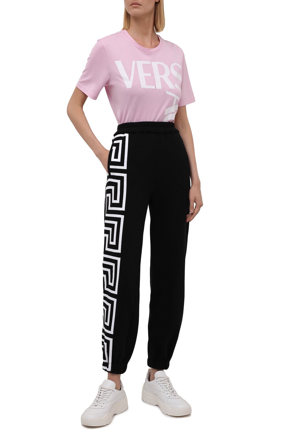 Хлопковые джоггеры VERSACE черного цвета по цене 69950 руб., арт. 1001053/1A01174, фото 2 Хлопковые джоггеры VERSACE, арт. 1001053/1A01174, фото 2
