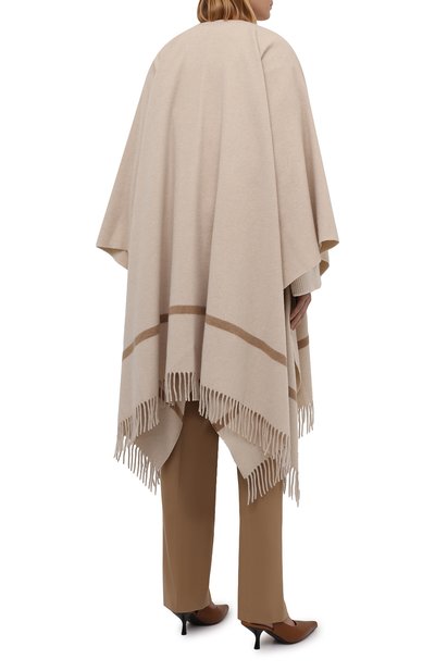 Кашемировая накидка LORO PIANA светло-бежевого цвета по цене 379000 руб., арт. FAG3855, фото 4 Кашемировая накидка LORO PIANA, арт. FAG3855, фото 4