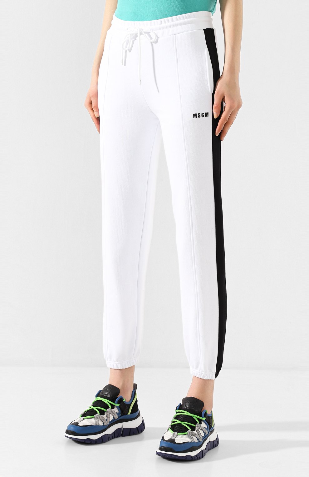 Джоггеры MSGM белого цвета по цене 17650 руб., арт. 2841MDP63 207299, фото 3 Джоггеры MSGM, арт. 2841MDP63 207299, фото 3