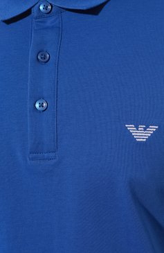 Мужское хлопковое поло EMPORIO ARMANI синего цвета, арт. 211804/4R482 | Фото 5 (Рукава: Короткие; Длина (для топов): Стандартные; Материал внешний: Хлопок; Стили: Кэжуэл; Застежка: Пуговицы; Принт: Без принта; Мужское Кросс-КТ: Футболка-одежда)