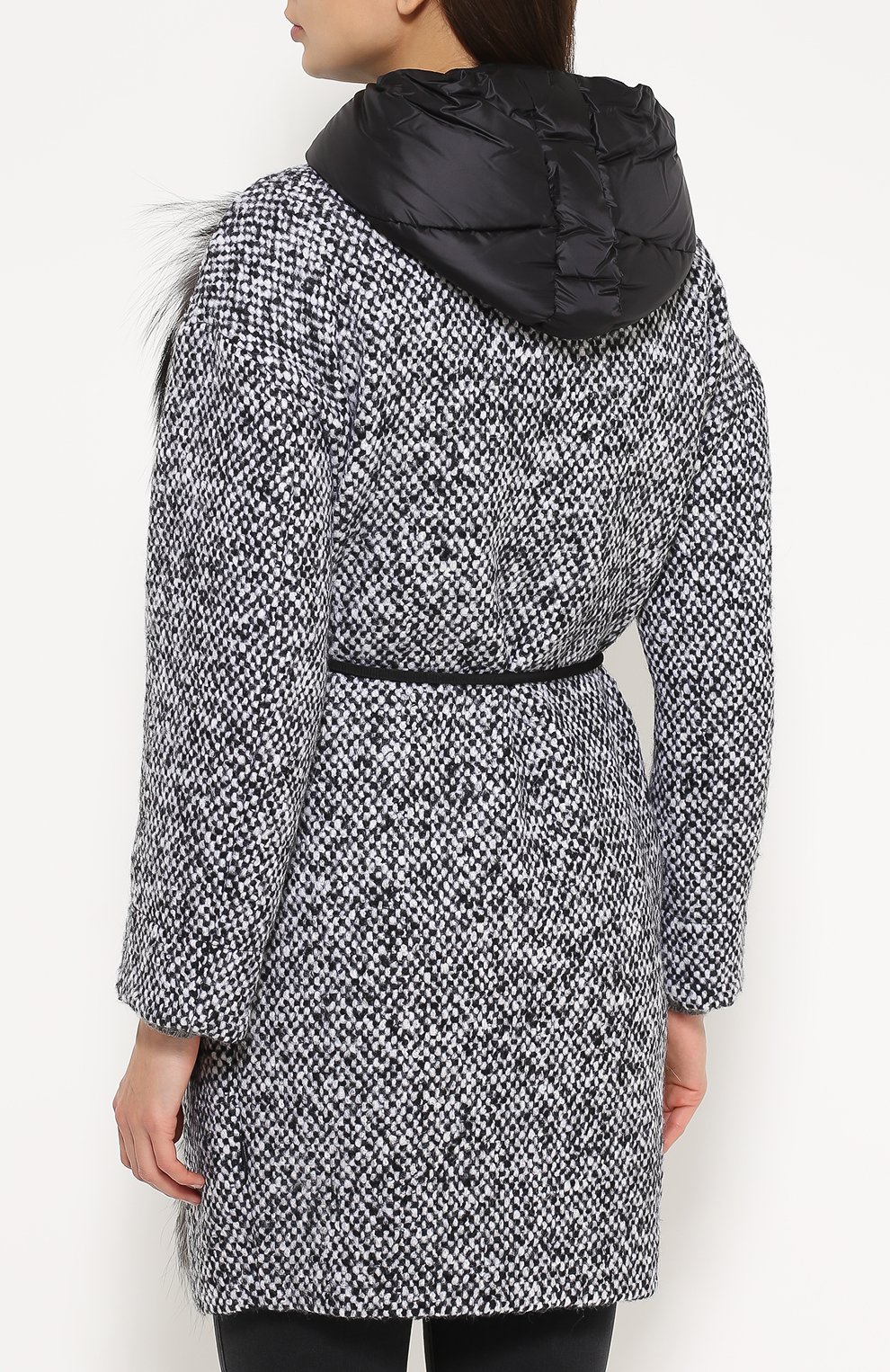 Приталенный пуховик с меховой отделкой и капюшоном MONCLER, арт. B2-093-49924-10-57932, фото 4