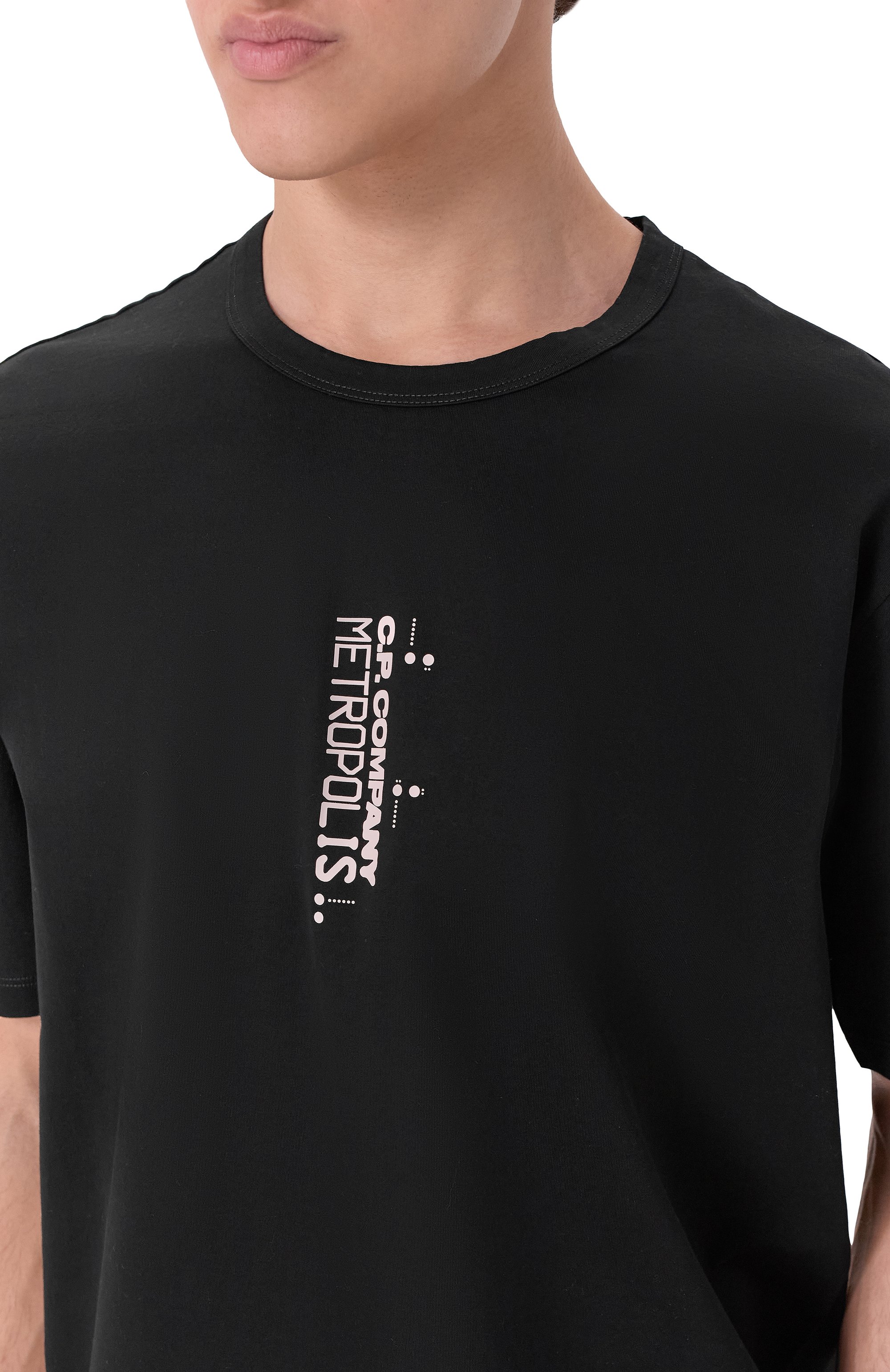 Хлопковая футболка C.P. COMPANY черного цвета по цене 19300 руб., арт. 19CLTS057A006370W, фото 5 Хлопковая футболка C.P. COMPANY, арт. 19CLTS057A006370W, фото 5