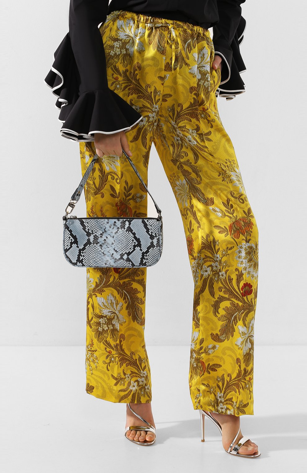 Сумка rachel BY FAR голубого цвета по цене 48950 руб., арт. 19PFRCLSBURMED, фото 2 Сумка rachel BY FAR, арт. 19PFRCLSBURMED, фото 2