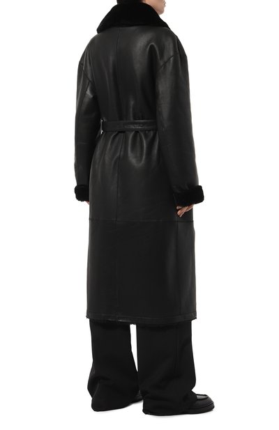 Двусторонняя дубленка из овчины BATS черного цвета по цене 160000 руб., арт. TC_12_, фото 4 Двусторонняя дубленка из овчины BATS, арт. TC_12_, фото 4