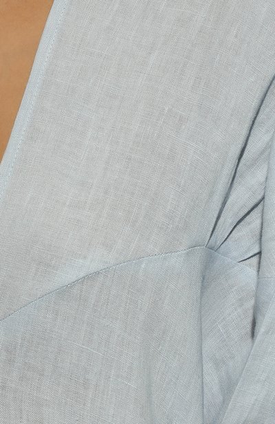 Льняное платье A MERE CO голубого цвета по цене 47250 руб., арт. AMC-RSS22-052B, фото 5 Льняное платье A MERE CO, арт. AMC-RSS22-052B, фото 5