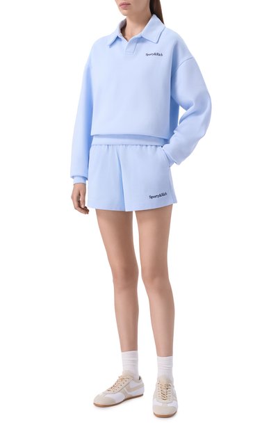 Хлопковые шорты SPORTY AND RICH голубого цвета по цене 17150 руб., арт. SH03775300BL90, фото 2 Хлопковые шорты SPORTY AND RICH, арт. SH03775300BL90, фото 2