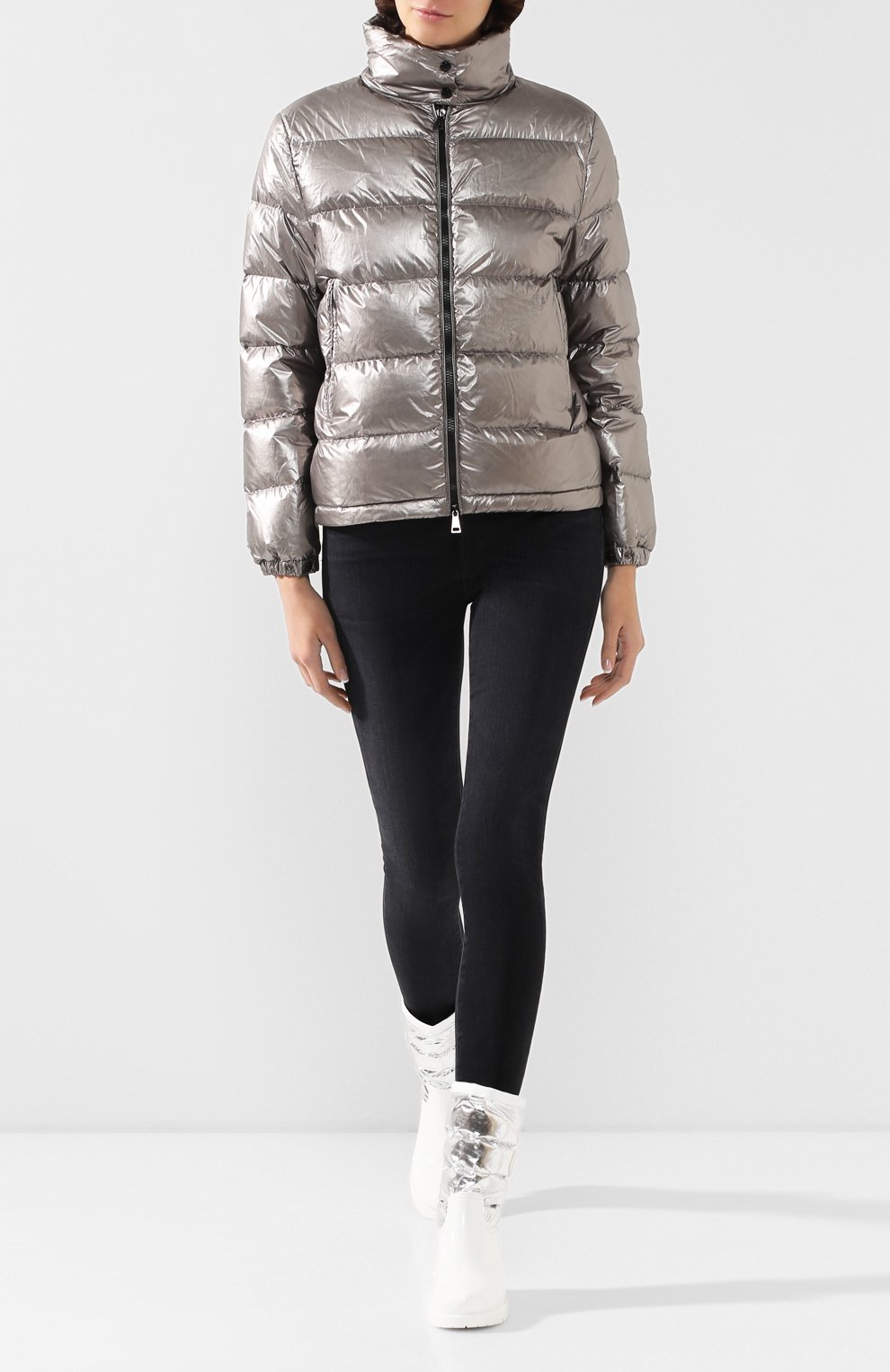 Пуховик MONCLER серебряного цвета по цене 71200 руб., арт. F1-093-1A520-00-C0437, фото 2 Пуховик MONCLER, арт. F1-093-1A520-00-C0437, фото 2