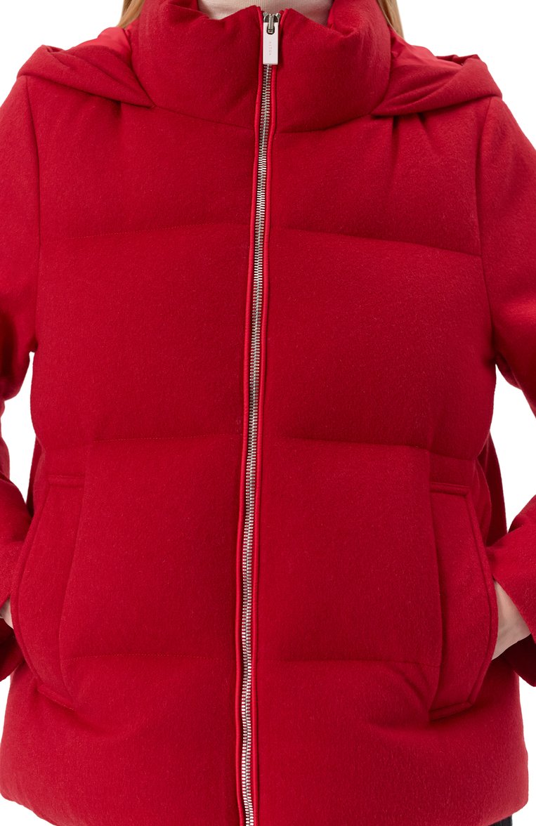 Женский кашемировый пуховик KITON красного цвета, арт. D54658K0580E01 | Фото 5 (Материал внешний: Кашемир, Шерсть; Рукава: Длинные; Материал подклада: Синтетический материал; Длина (верхняя одежда): Короткие; Стили: Кэжуэл; Кросс-КТ: Пуховик)
