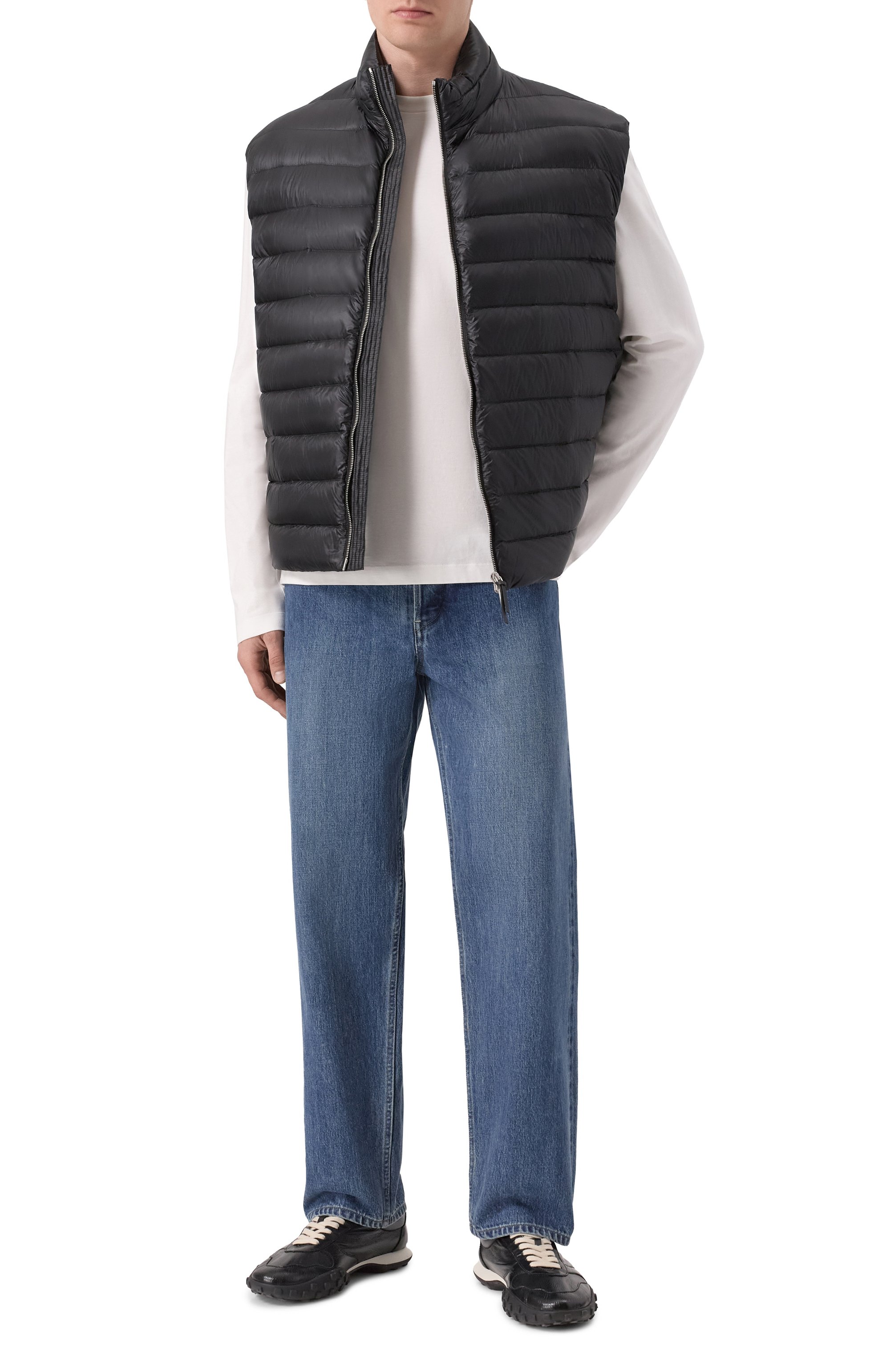 Пуховый жилет JIL SANDER черного цвета по цене 199500 руб., арт. J47AF0148-J70122, фото 2 Пуховый жилет JIL SANDER, арт. J47AF0148-J70122, фото 2