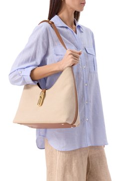 Женская сумка furla goccia medium FURLA светло-бежевого цвета, арт. WB01633/BX3542 | Фото 2 (Материал сплава: Проставлено; Драгоценные камни: Проставлено; Размер: medium; Материал: Текстиль)