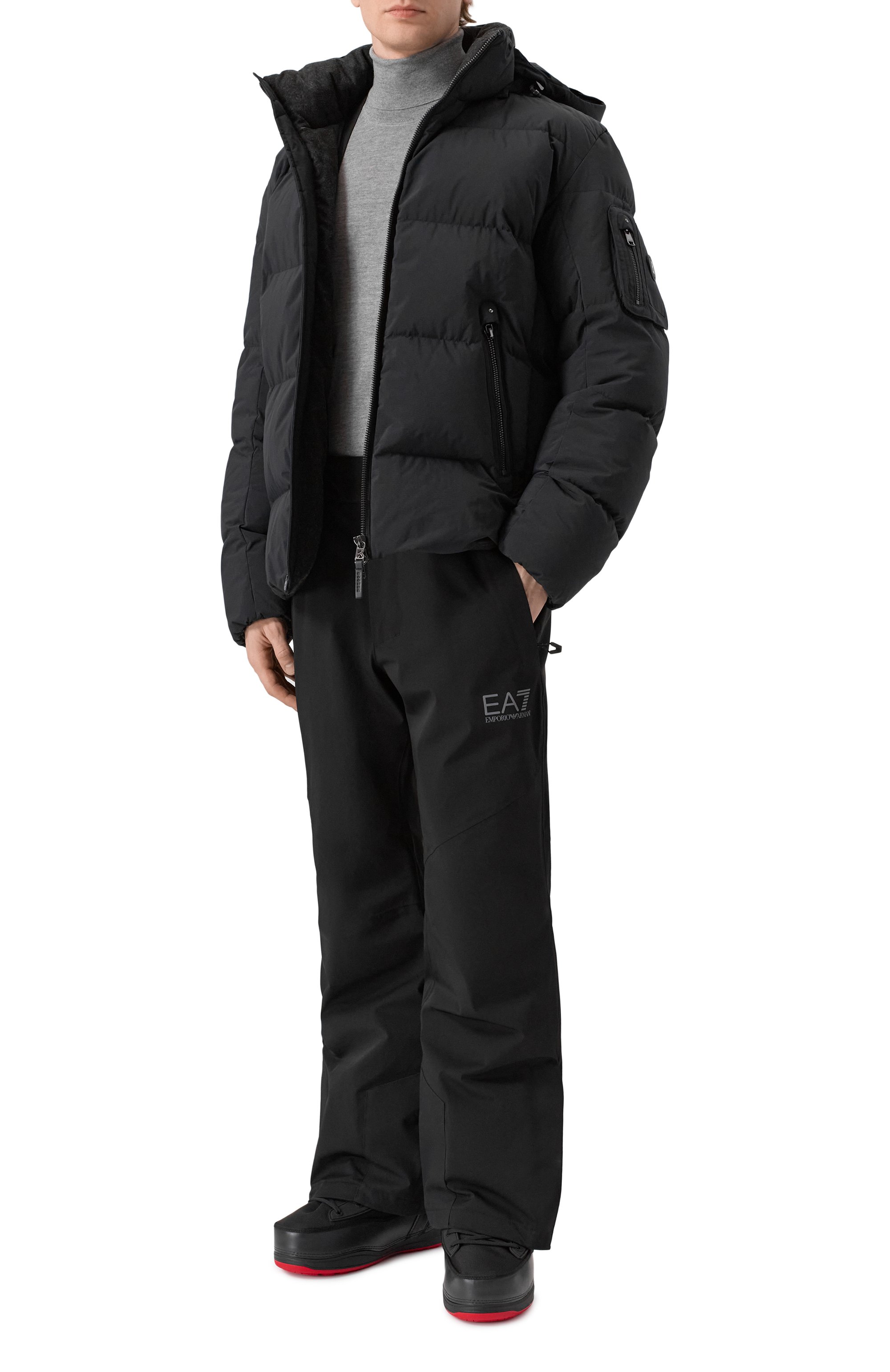 Утепленные брюки EA7 черного цвета по цене 49950 руб., арт. 7M000465/AF13889, фото 2 Утепленные брюки EA7, арт. 7M000465/AF13889, фото 2