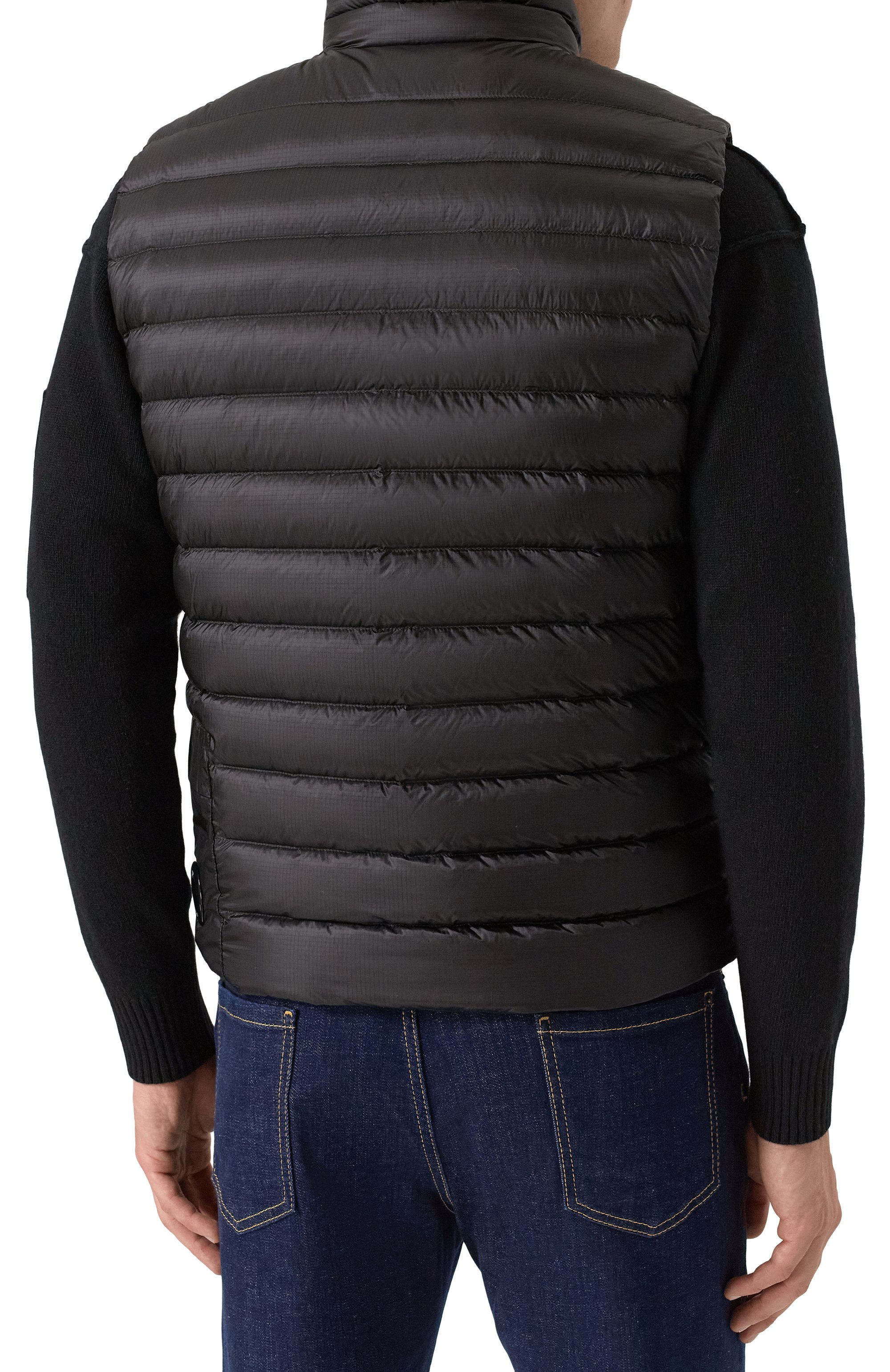 Пуховый жилет C.P. COMPANY черного цвета по цене 56900 руб., арт. RCCMVE703A110416A, фото 4 Пуховый жилет C.P. COMPANY, арт. RCCMVE703A110416A, фото 4