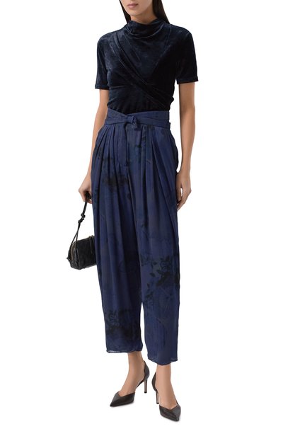 Бархатный топ GIORGIO ARMANI темно-синего цвета по цене 99300 руб., арт. GW004370/AF30126, фото 2 Бархатный топ GIORGIO ARMANI, арт. GW004370/AF30126, фото 2