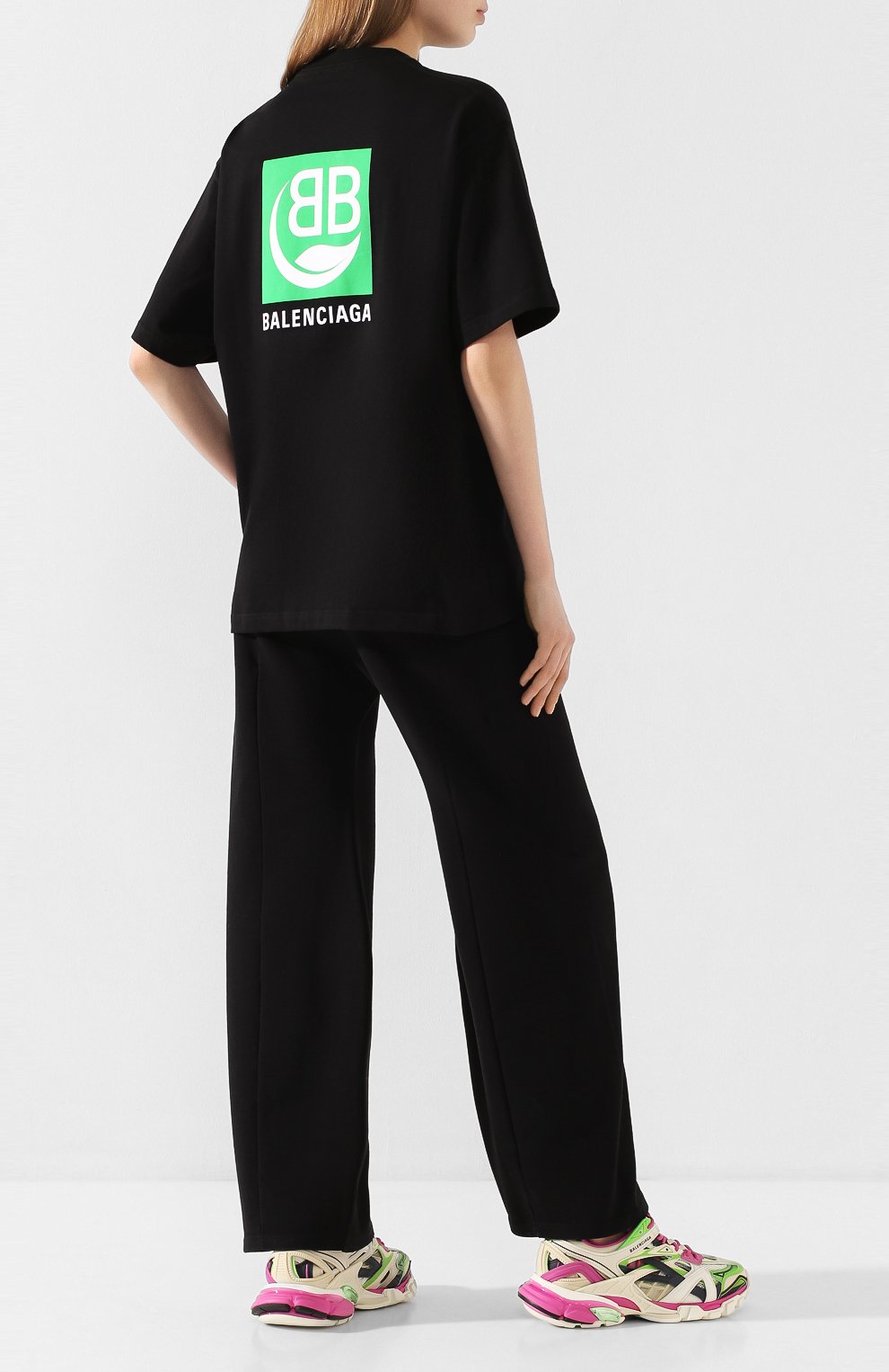 Хлопковая футболка BALENCIAGA черного цвета по цене 43300 руб., арт. 594599/THV63, фото 2 Хлопковая футболка BALENCIAGA, арт. 594599/THV63, фото 2