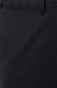Мужские хлопковые брюки CORNELIANI темно-синего цвета, арт. 254B01-2514517 | Фото 6 (Материал сплава: Проставлено; Драгоценные камни: Проставлено; Длина (брюки, джинсы): Стандартные; Силуэт М (брюки): Чиносы; Случай: Повседневный; Стили: Кэжуэл; Материал внешний: Хлопок)