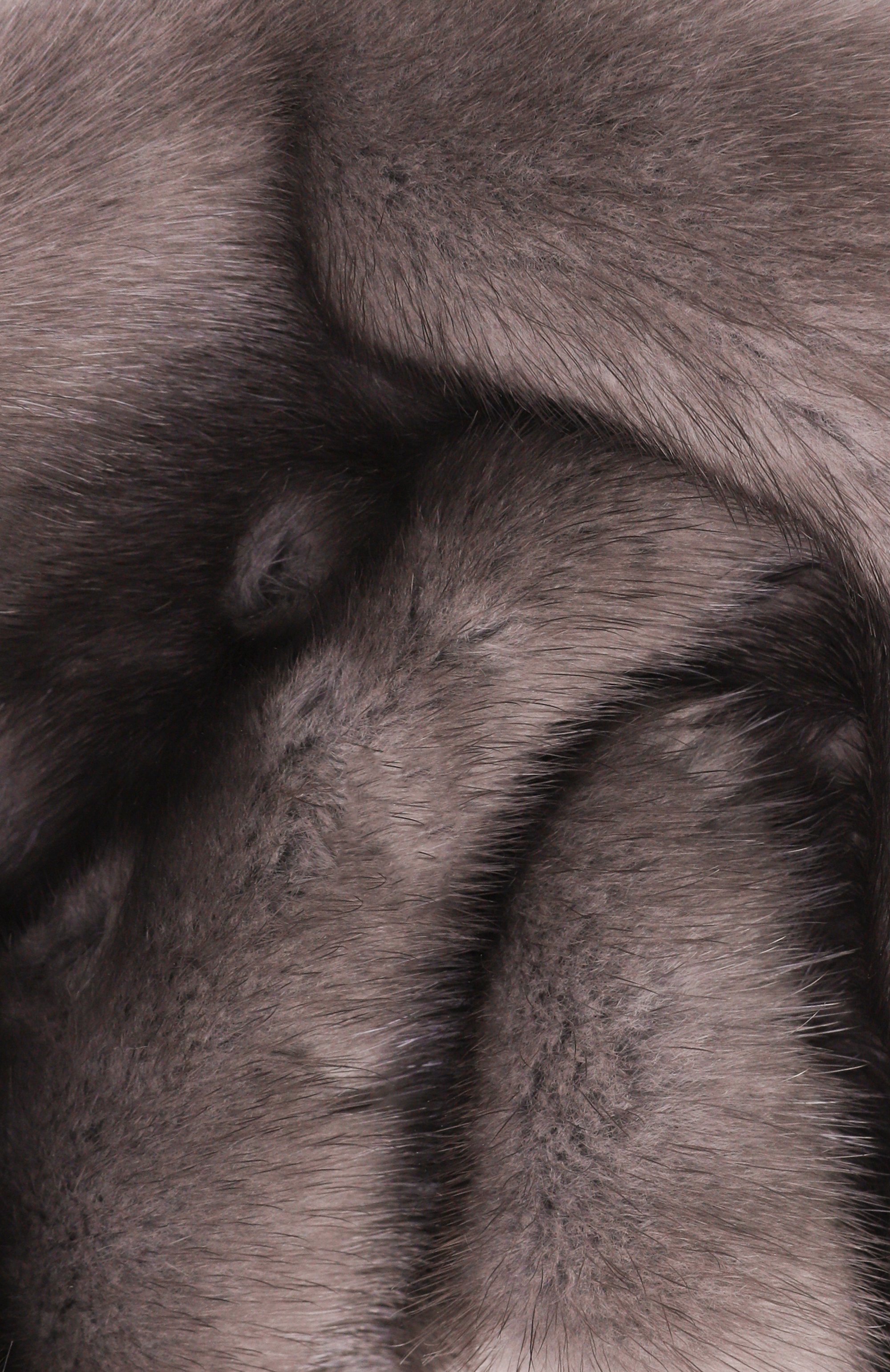 Меховой шарф из норки MVST серого цвета по цене 205000 руб., арт. MSC-01 MINK IRIS, фото 3 Меховой шарф из норки MVST, арт. MSC-01 MINK IRIS, фото 3