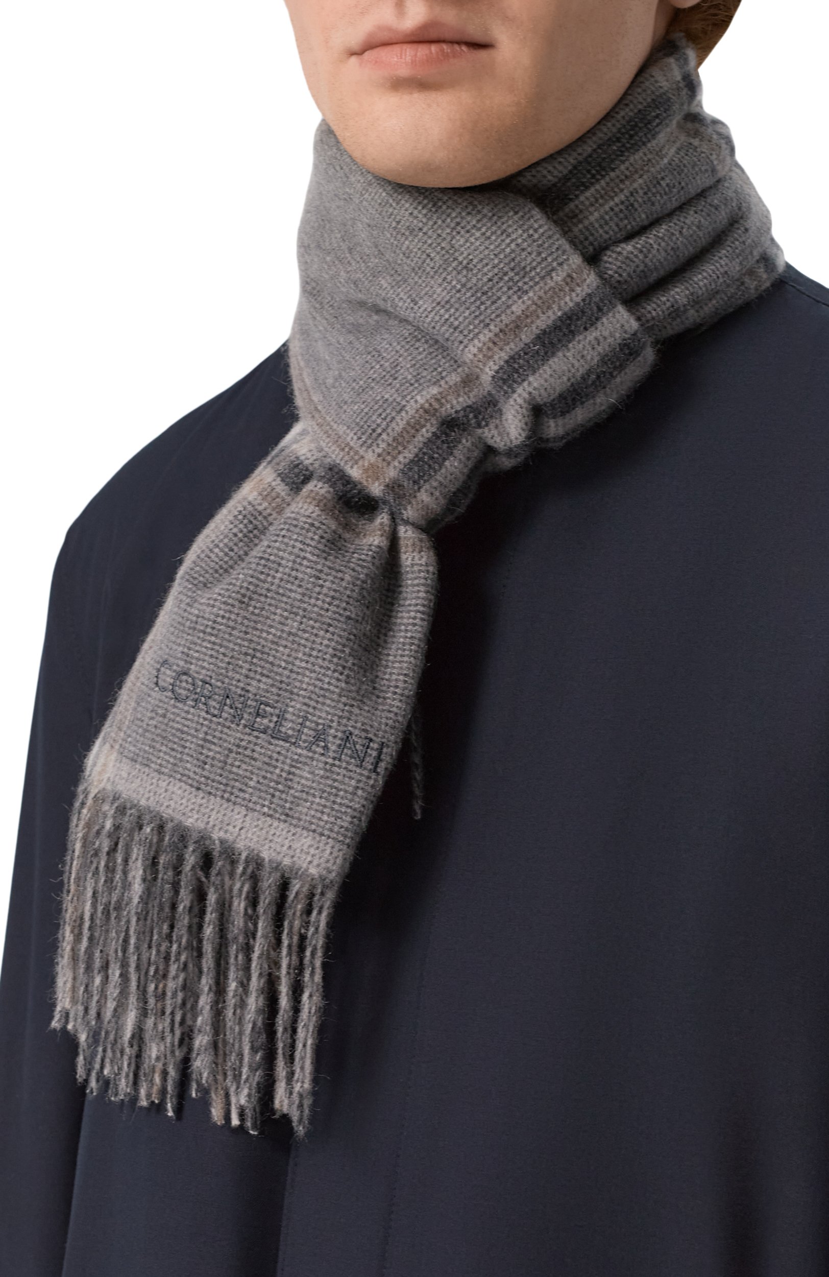 Кашемировый шарф CORNELIANI серого цвета по цене 66500 руб., арт. 28B344/2A29014, фото 2 Кашемировый шарф CORNELIANI, арт. 28B344/2A29014, фото 2