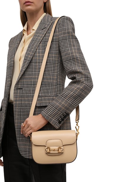 Сумка gg 1955 horsebit mini GUCCI кремового цвета по цене 396000 руб., арт. 658574/18YSG, фото 2 Сумка gg 1955 horsebit mini GUCCI, арт. 658574/18YSG, фото 2