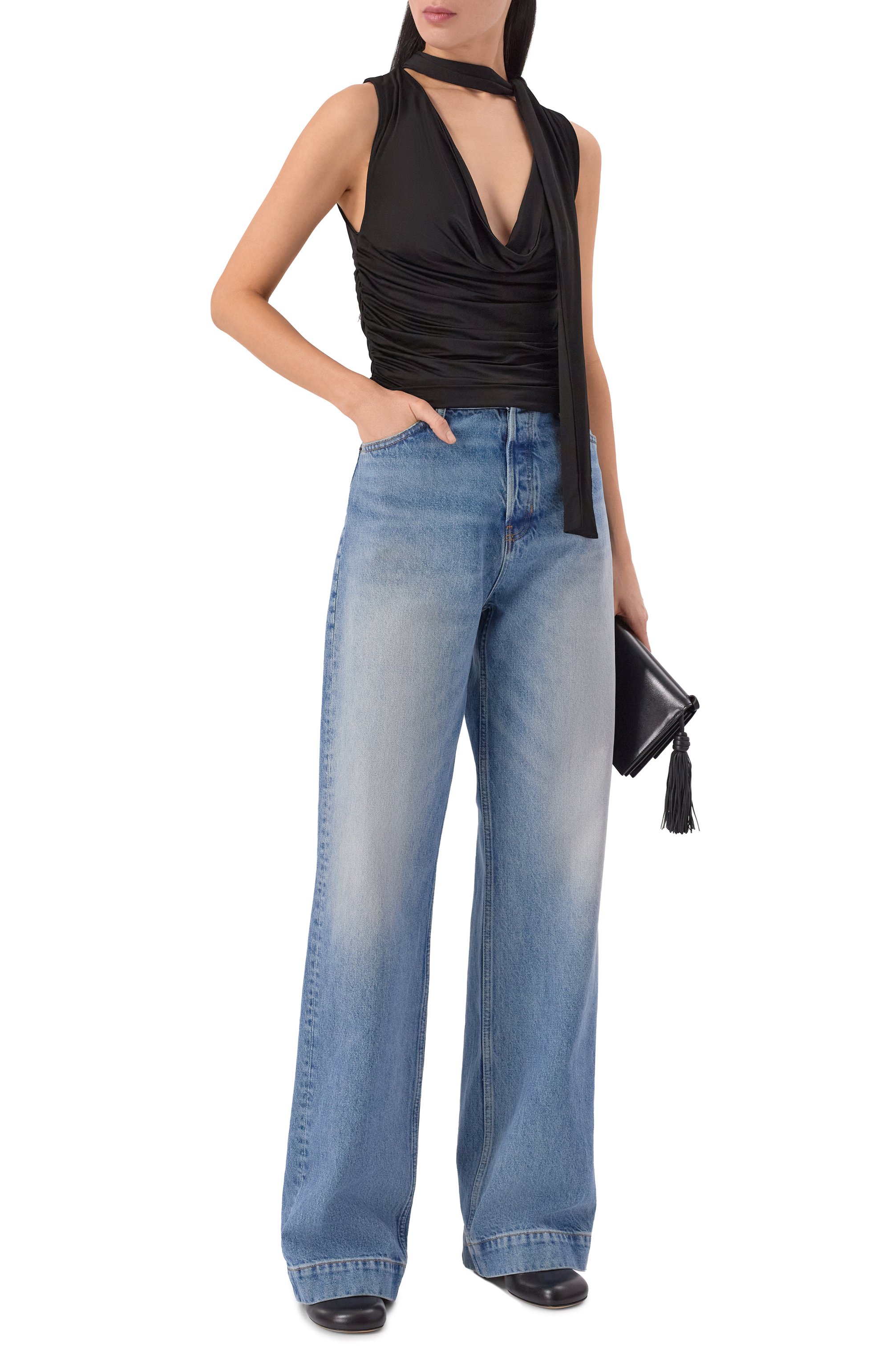 Джинсы AYA MUSE голубого цвета по цене 92350 руб., арт. AMR2678, фото 2 Джинсы AYA MUSE, арт. AMR2678, фото 2