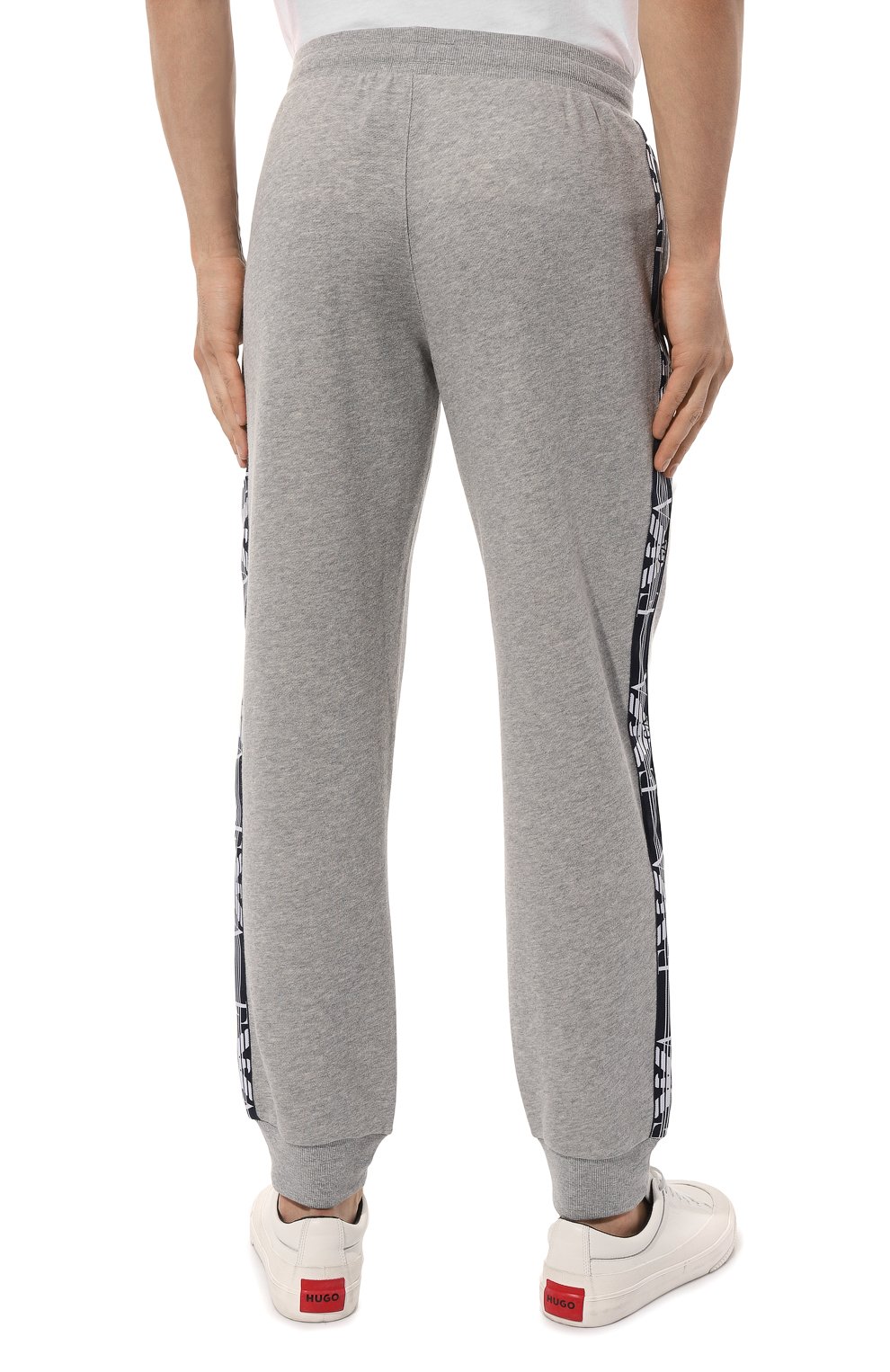 Джоггеры EMPORIO ARMANI серого цвета по цене 11250 руб., арт. 111690/3R571, фото 4 Джоггеры EMPORIO ARMANI, арт. 111690/3R571, фото 4