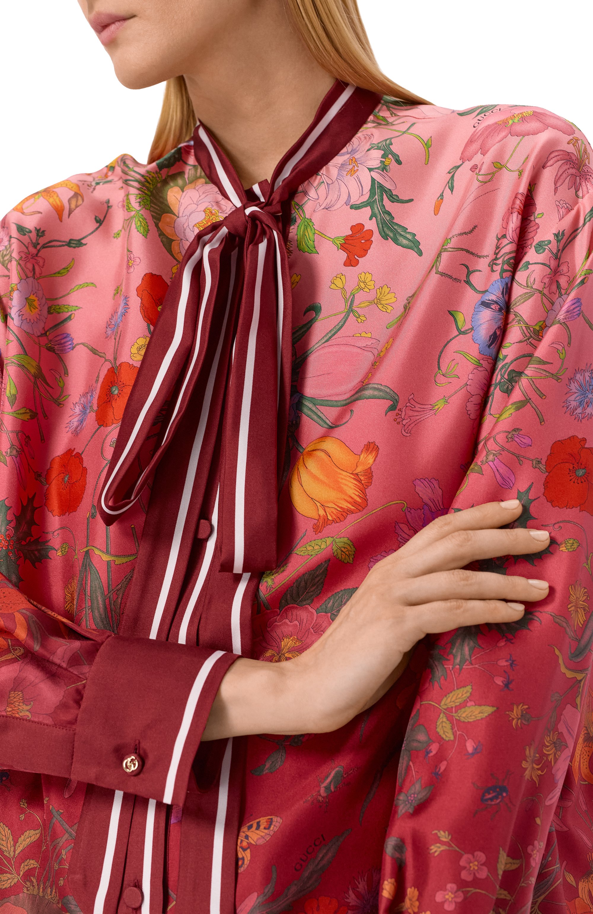 Шелковая блузка GUCCI красного цвета по цене 247500 руб., арт. 835617/ZATG8, фото 5 Шелковая блузка GUCCI, арт. 835617/ZATG8, фото 5