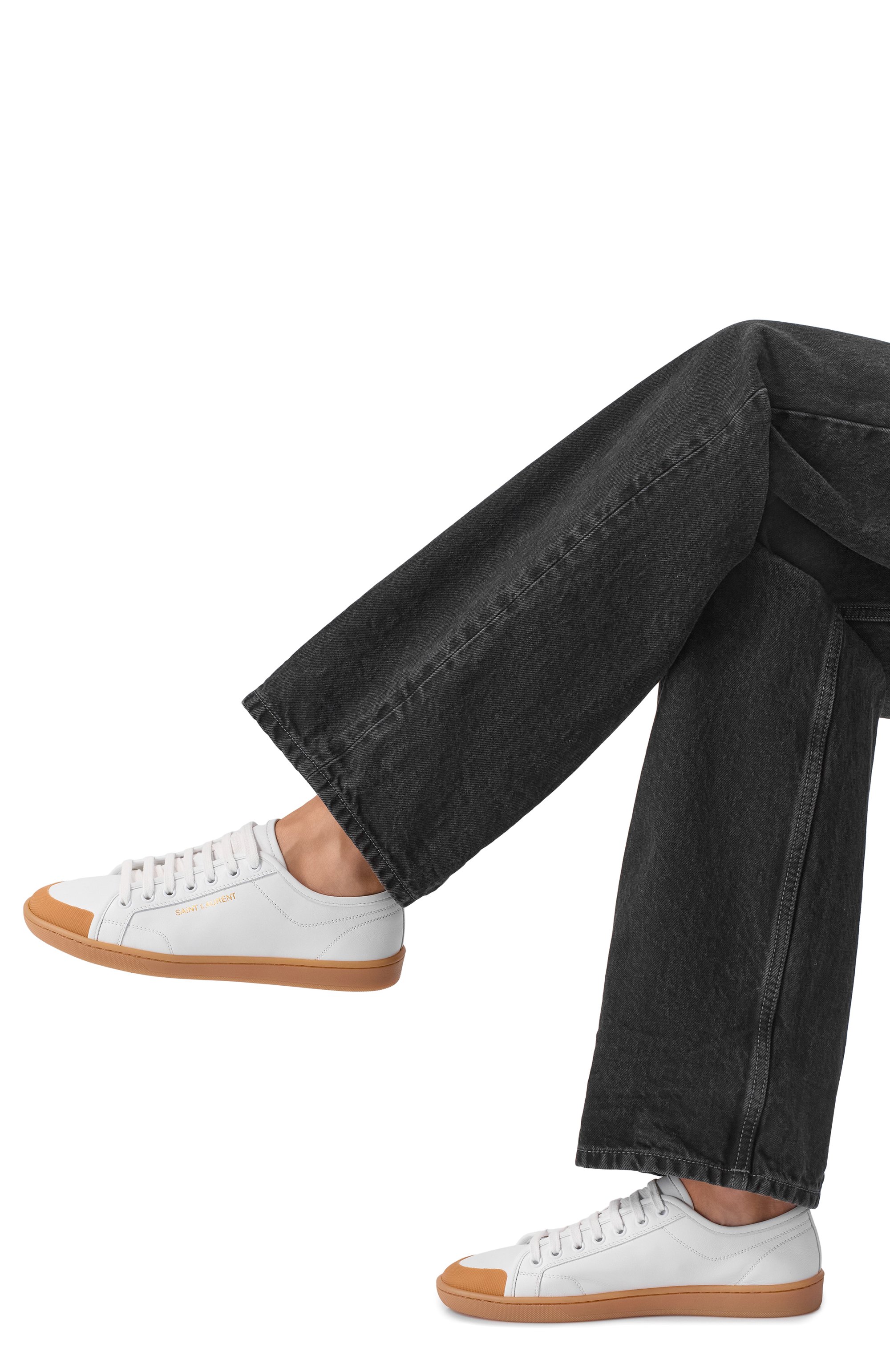 Кожаные кеды gym SAINT LAURENT белого цвета по цене 84750 руб., арт. 839921/00N00, фото 2 Кожаные кеды gym SAINT LAURENT, арт. 839921/00N00, фото 2