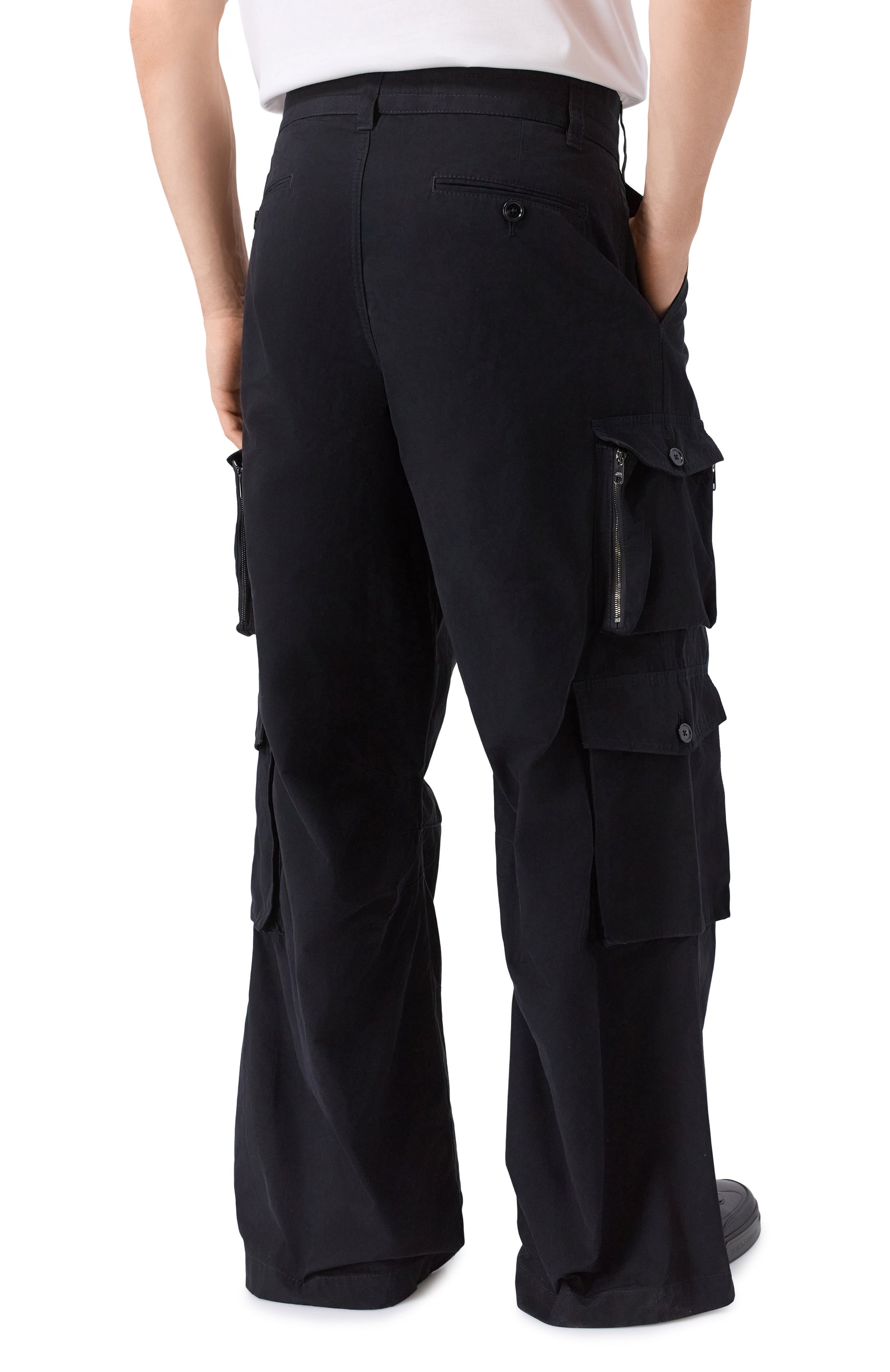 Брюки-карго DOLCE & GABBANA черного цвета по цене 189500 руб., арт. GP15UT/HUMS8, фото 4 Брюки-карго DOLCE & GABBANA, арт. GP15UT/HUMS8, фото 4