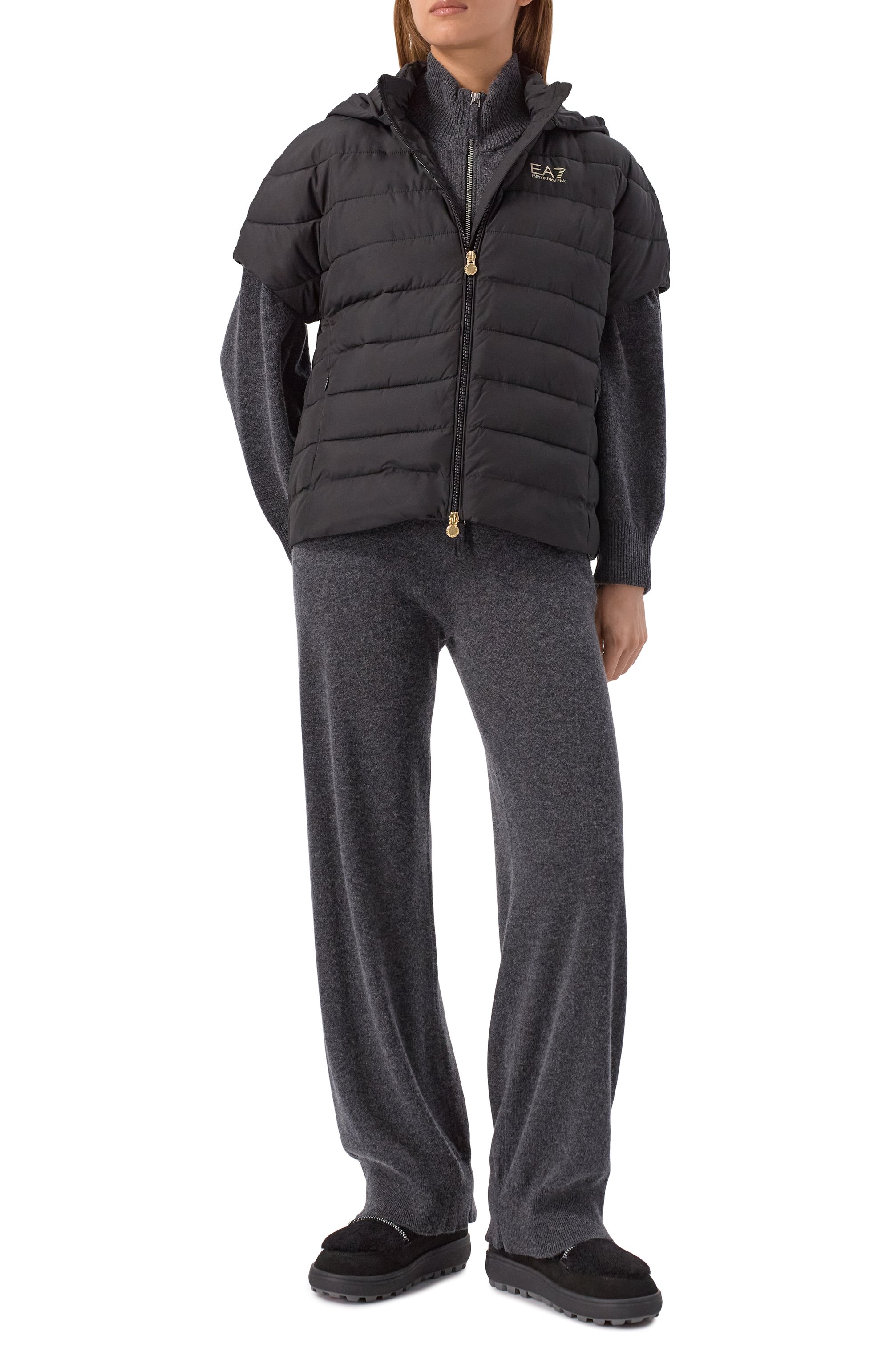 Утепленный жилет EA7 черного цвета по цене 18800 руб., арт. 7W000477/AF12476, фото 2 Утепленный жилет EA7, арт. 7W000477/AF12476, фото 2