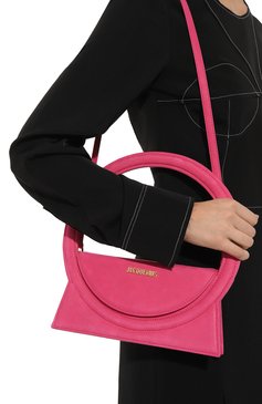 Женская сумка le sac rond JACQUEMUS фуксия цвета, арт. 22H/221BA015-3066 | Фото 2 (Сумки-технические: Сумки через плечо, Сумки top-handle; Размер: medium; Материал: Натуральная кожа; Материал сплава: Проставлено; Ремень/цепочка: На ремешке; Драгоценные камни: Проставлено)