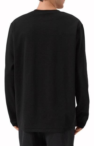Хлопковый лонгслив ATTACHMENT черного цвета по цене 34750 руб., арт. AJ52-089, фото 4 Хлопковый лонгслив ATTACHMENT, арт. AJ52-089, фото 4