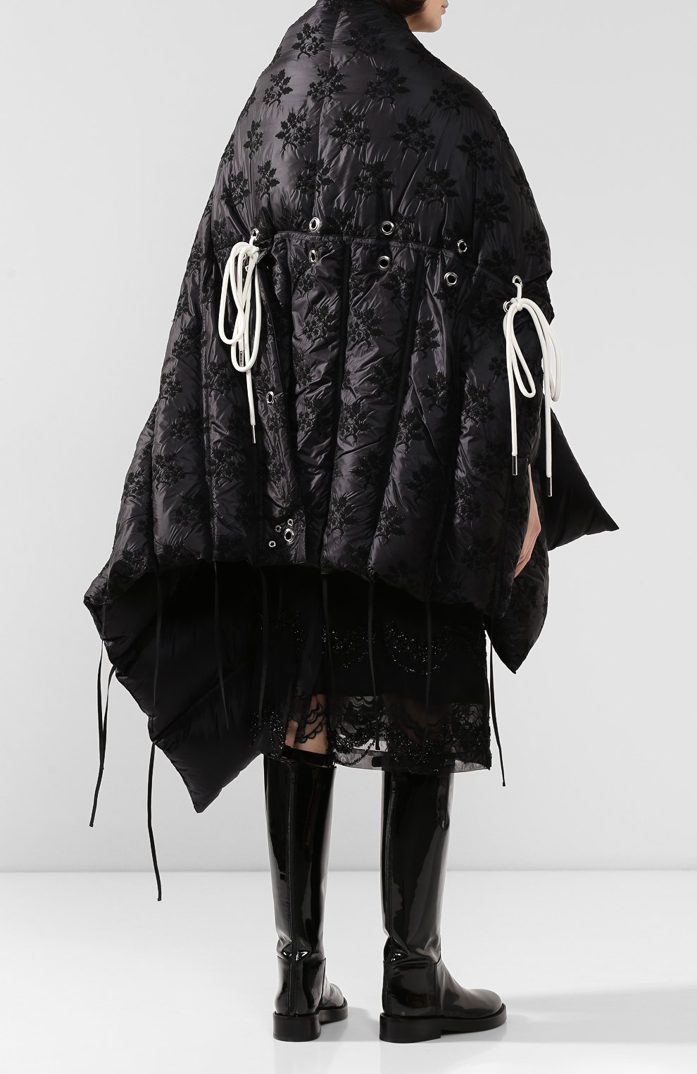 Пуховик 4 moncler simone rocha MONCLER GENIUS черного цвета по цене 187500 руб., арт. E2-09W-49307-00-54AE4, фото 4 Пуховик 4 moncler simone rocha MONCLER GENIUS, арт. E2-09W-49307-00-54AE4, фото 4
