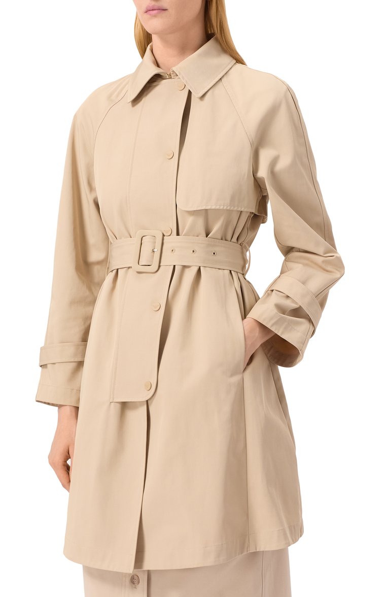 Женский тренч EMPORIO ARMANI бежевого цвета, арт. EW000638/AF12646 | Фото 3 (Рукава: Длинные; Материал подклада: Синтетический материал; Материал сплава: Проставлено; Драгоценные камни: Проставлено; Длина (верхняя одежда): До середины бедра; Стили: Кэжуэл; Кросс-КТ: Куртка; Материал внешний: Хлопок, Синтетический материал)