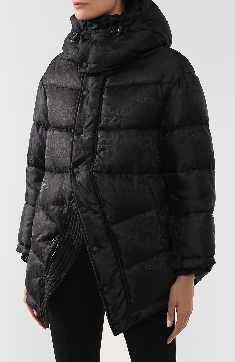 Пуховик BALENCIAGA черного цвета по цене 151000 руб., арт. 555346/TF006, фото 6 Пуховик BALENCIAGA, арт. 555346/TF006, фото 6