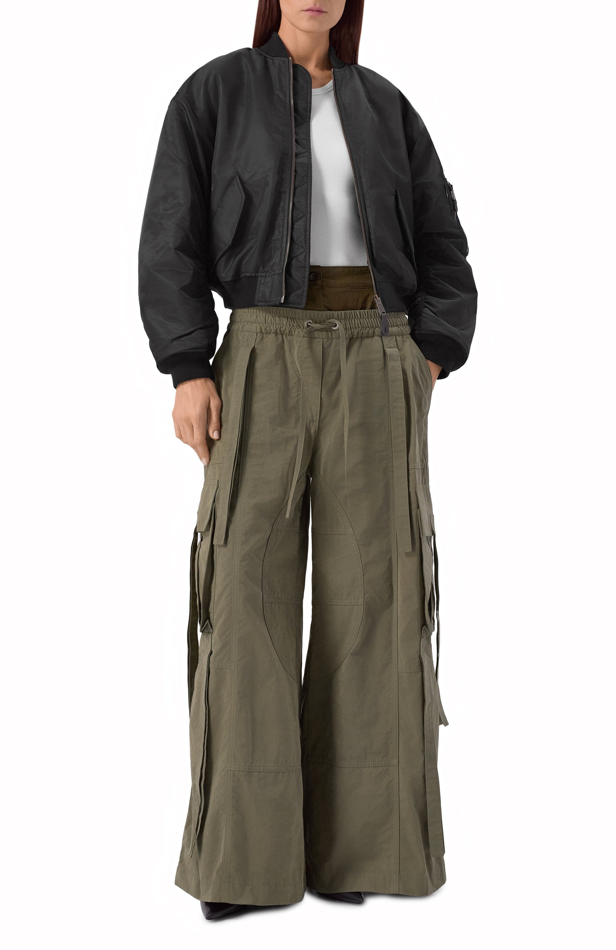 Брюки-карго DOLCE & GABBANA хаки цвета по цене 191500 руб., арт. FTDGXT/HUMS8, фото 2 Брюки-карго DOLCE & GABBANA, арт. FTDGXT/HUMS8, фото 2