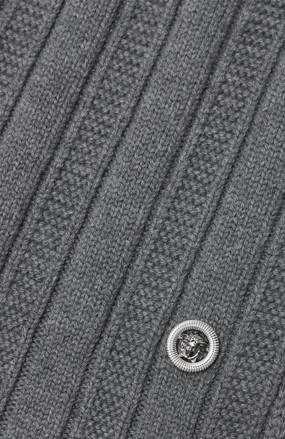 Шерстяной шарф VERSACE серого цвета по цене 57650 руб., арт. 1014176/1A09351, фото 3 Шерстяной шарф VERSACE, арт. 1014176/1A09351, фото 3