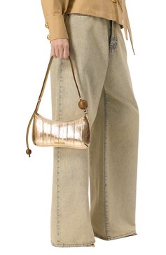 Женская сумка the bisou perle JACQUEMUS золотого цвета, арт. 24E231BA057/3169 | Фото 2 (Материал: Экокожа; Драгоценные камни: Проставлено; Материал сплава: Проставлен�о; Размер: medium)