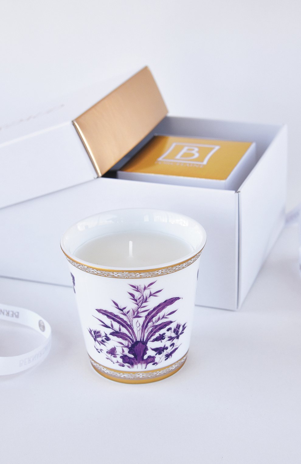 Свеча в стакане prunus BERNARDAUD фиолетового цвета по цене 28300 руб., арт. 1831/3843, фото 3 Свеча в стакане prunus BERNARDAUD, арт. 1831/3843, фото 3