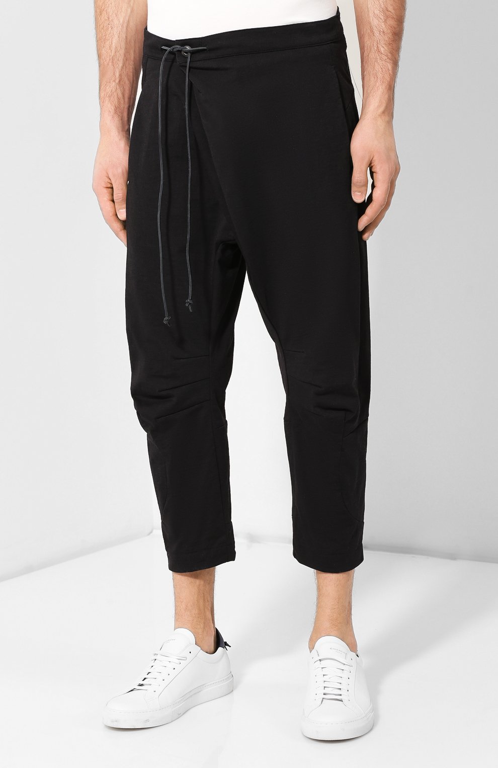 Брюки KAZUYUKI KUMAGAI черного цвета по цене 38700 руб., арт. KP91-068, фото 3 Брюки KAZUYUKI KUMAGAI, арт. KP91-068, фото 3