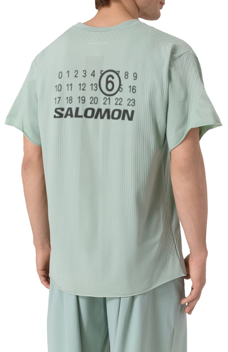 Мужская футболка  mm6 maison margiela x salomon MM6 светло-зеленого цвета, арт. SH0GC0051/M20101 | Фото 4 (Автоматизация ТО: Проставлено; Рукава: Короткие; Автоматизация состава: Проставлено; Материал внешний: Синтетический материал; Длина (для топов): Удлиненные; Принт: С принтом; Мужское Кросс-КТ: Футболка-одежда; Стили: Спорт-шик, Кэжуэл; Детали: Без декора)