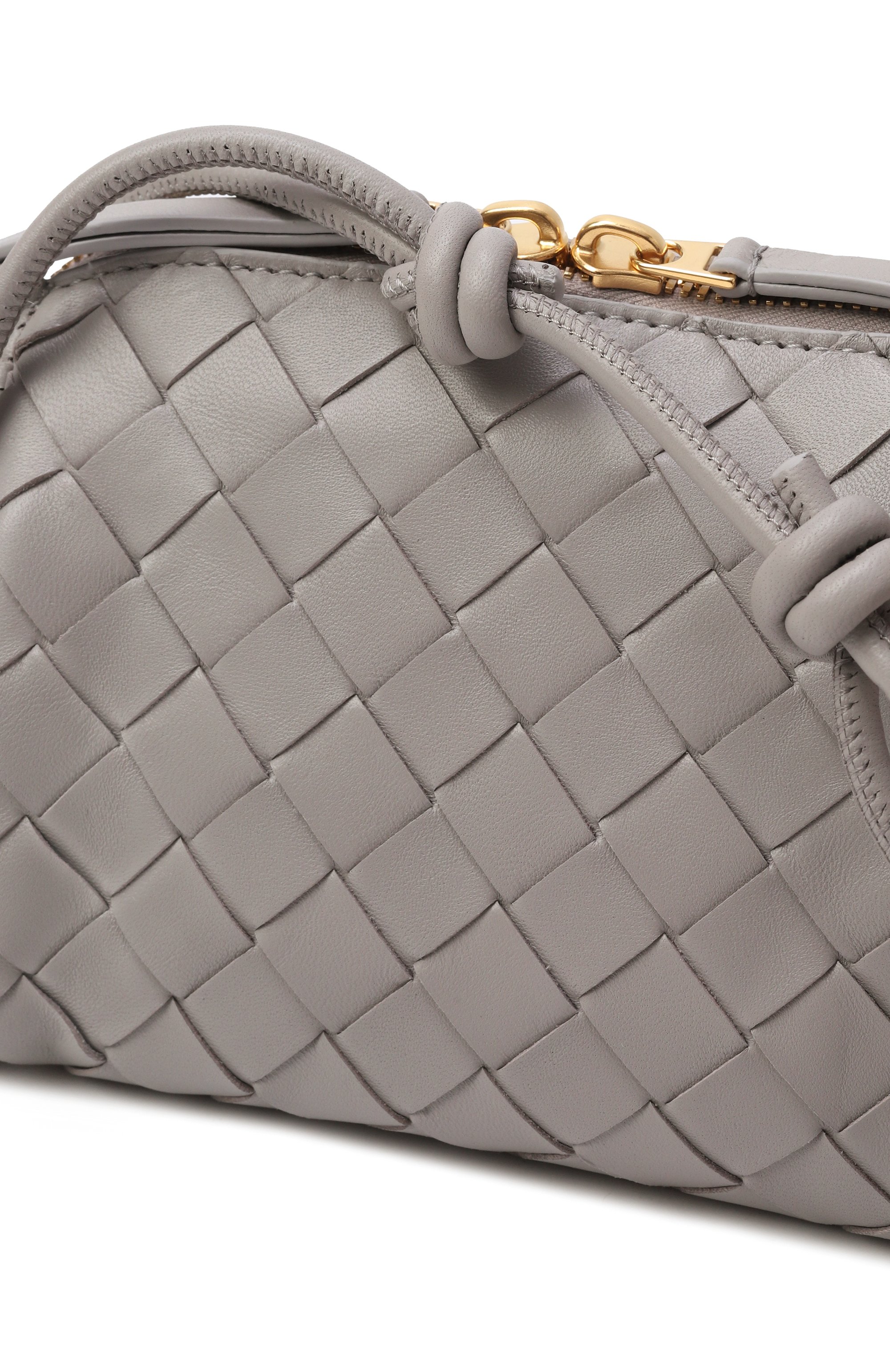 Сумка concert pouch BOTTEGA VENETA серого цвета по цене 246500 руб., арт. 794258/VCPP1, фото 3 Сумка concert pouch BOTTEGA VENETA, арт. 794258/VCPP1, фото 3