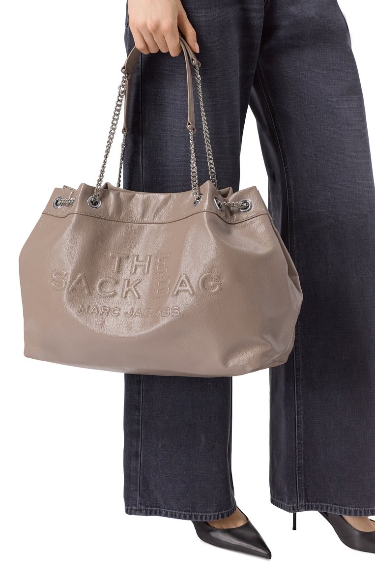 Женская сумка the sack MARC JACOBS (THE) бежевого цвета, арт. 2S5HSH025H02 | Фото 2 (Материал: Натуральная кожа; Автоматизация состава: Проставлено; Автоматизация ТО: Проставлено; Размер: large)