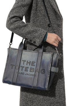 Женская сумка-тоут MARC JACOBS (THE) синего цвета, арт. 2F3HTT059H01 | Фото 2 (Драгоценные камни: Проставлено; Материал: Натуральная кожа; Материал сплава: Проставлено; Ремень/цепочка: На ремешке; Размер: large; Сумки-технические: Сумки-шопперы)