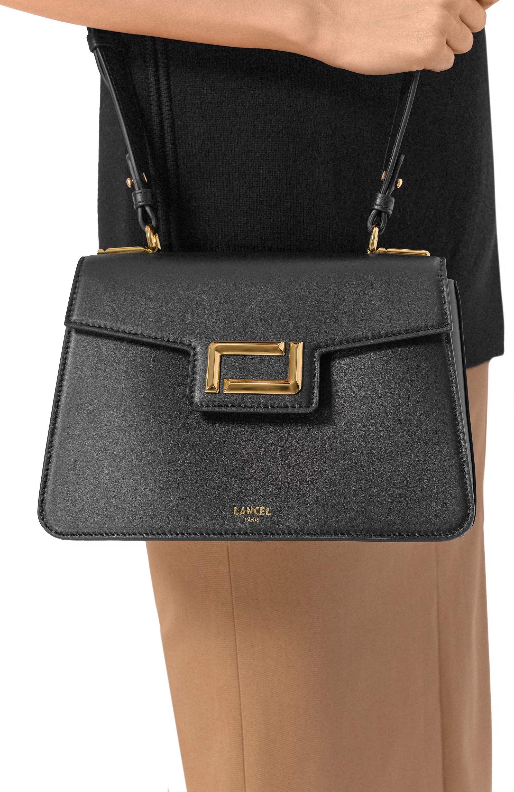 Сумка angele medium LANCEL черного цвета по цене 96800 руб., арт. A14016, фото 2 Сумка angele medium LANCEL, арт. A14016, фото 2