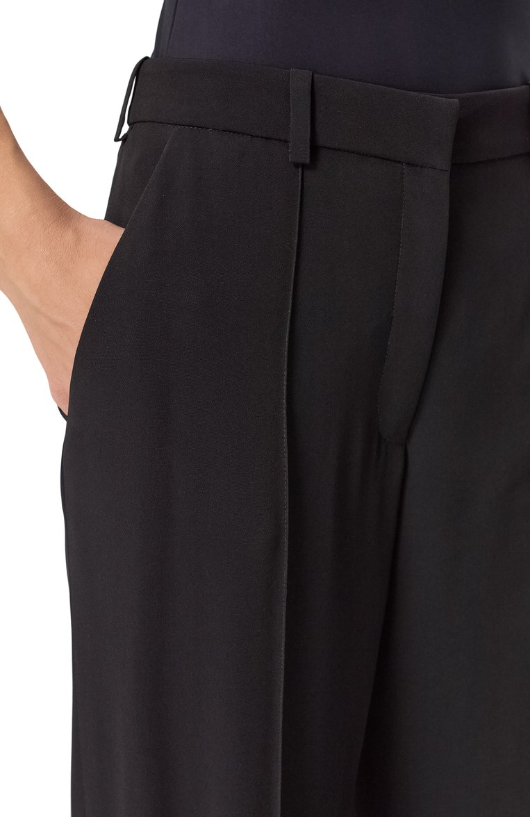Женские брюки из вискозы BALMAIN черного цвета, арт. EF0P0160/VB00 | Фото 5 (Материал внешний: Вискоза; Силуэт Ж (брюки и джинсы): Широкие; Случай: Формальный; Женское Кросс-КТ: Брюки-одежда; Стили: Классический; Длина (брюки, джинсы): Стандартные)