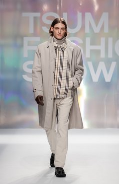 Мужской плащ BURBERRY светло-серого цвета, арт. 8104735 | Фото 8 (Материал внешний: Хлопок, Синтетический материал; Мужское Кросс-КТ: Плащ-верхняя одежда; Драгоценные камни: Проставлено; Длина (верхняя одежда): До колена; Материал сплава: Проставлено; Материал подклада: Хлопок; Рукава: Длинные; Стили: Кэжуэл)